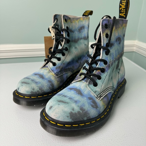 Dr. Martens NEW 1460 Pascal Blue Size 6 Summer Tie Dye Tumbled Women's N… - Picture 4 of 8